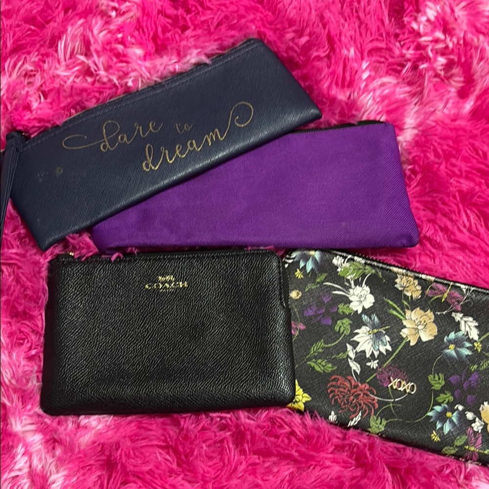 4 mini Black Floral XOXO Women's Clutch Set